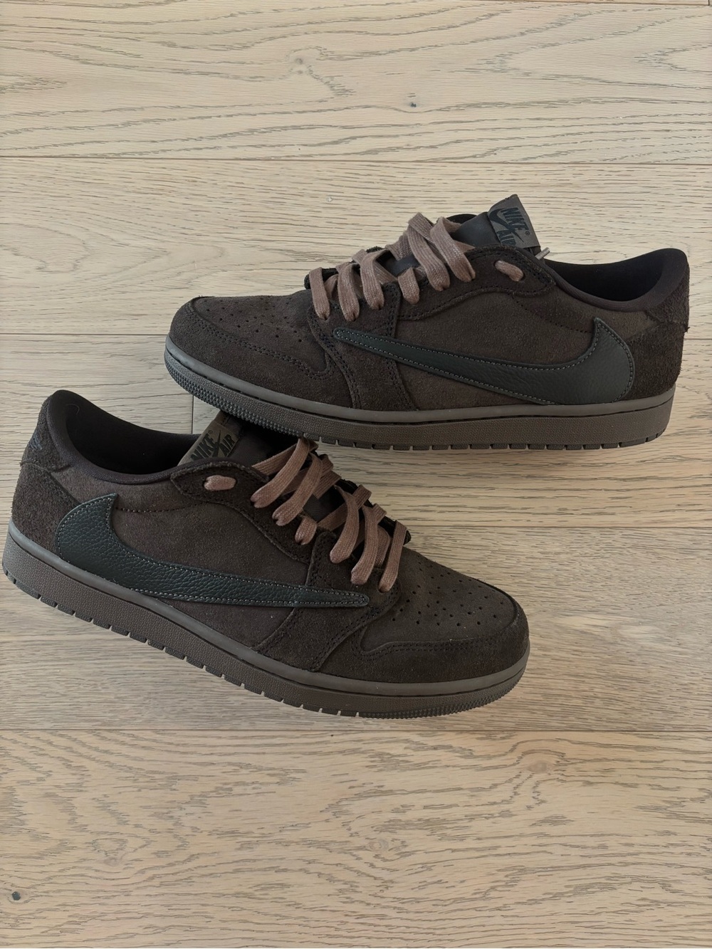 Nike Men’s Dark Brown Travis Scott Jordan 1 Low-Top Suede Sneakers